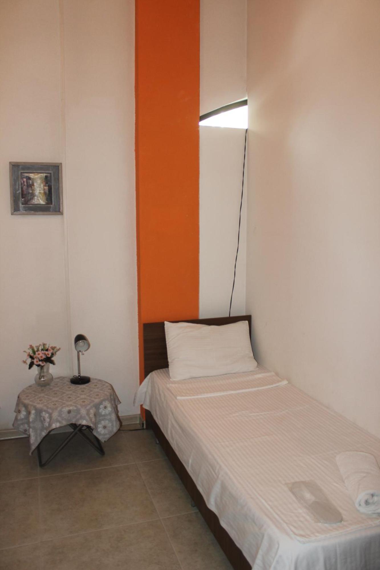 Hostel Near The Square Tbilisi Buitenkant foto