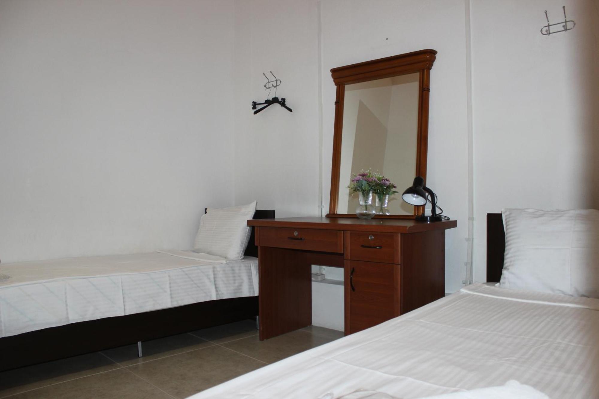 Hostel Near The Square Tbilisi Buitenkant foto