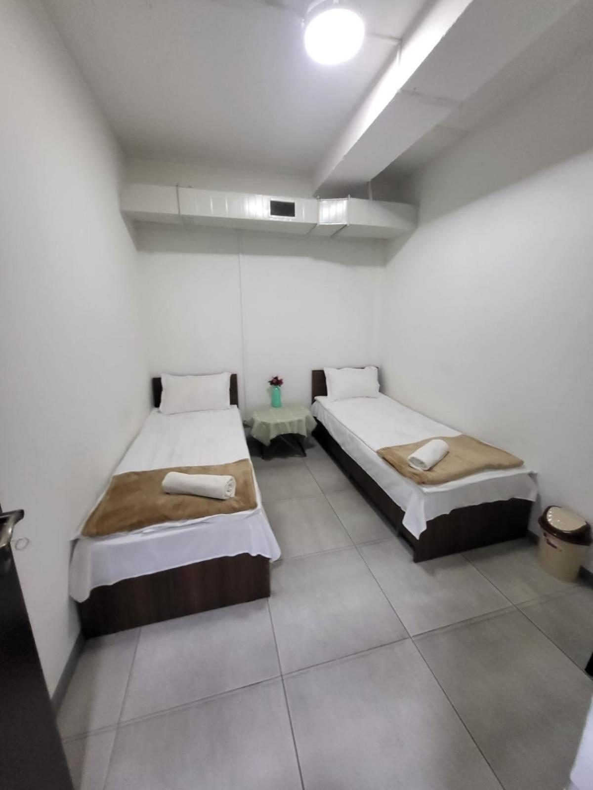 Hostel Near The Square Tbilisi Buitenkant foto