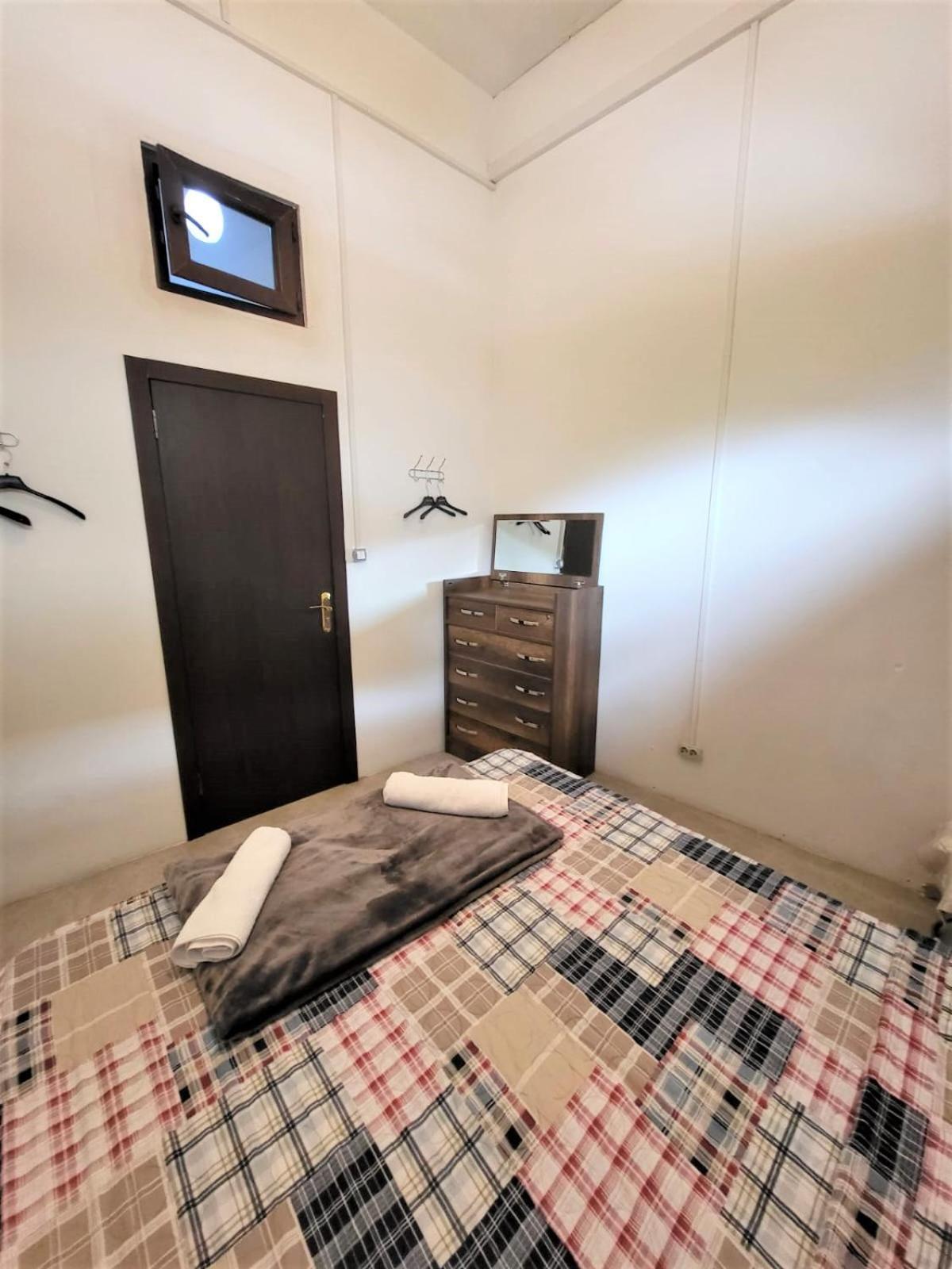 Hostel Near The Square Tbilisi Buitenkant foto