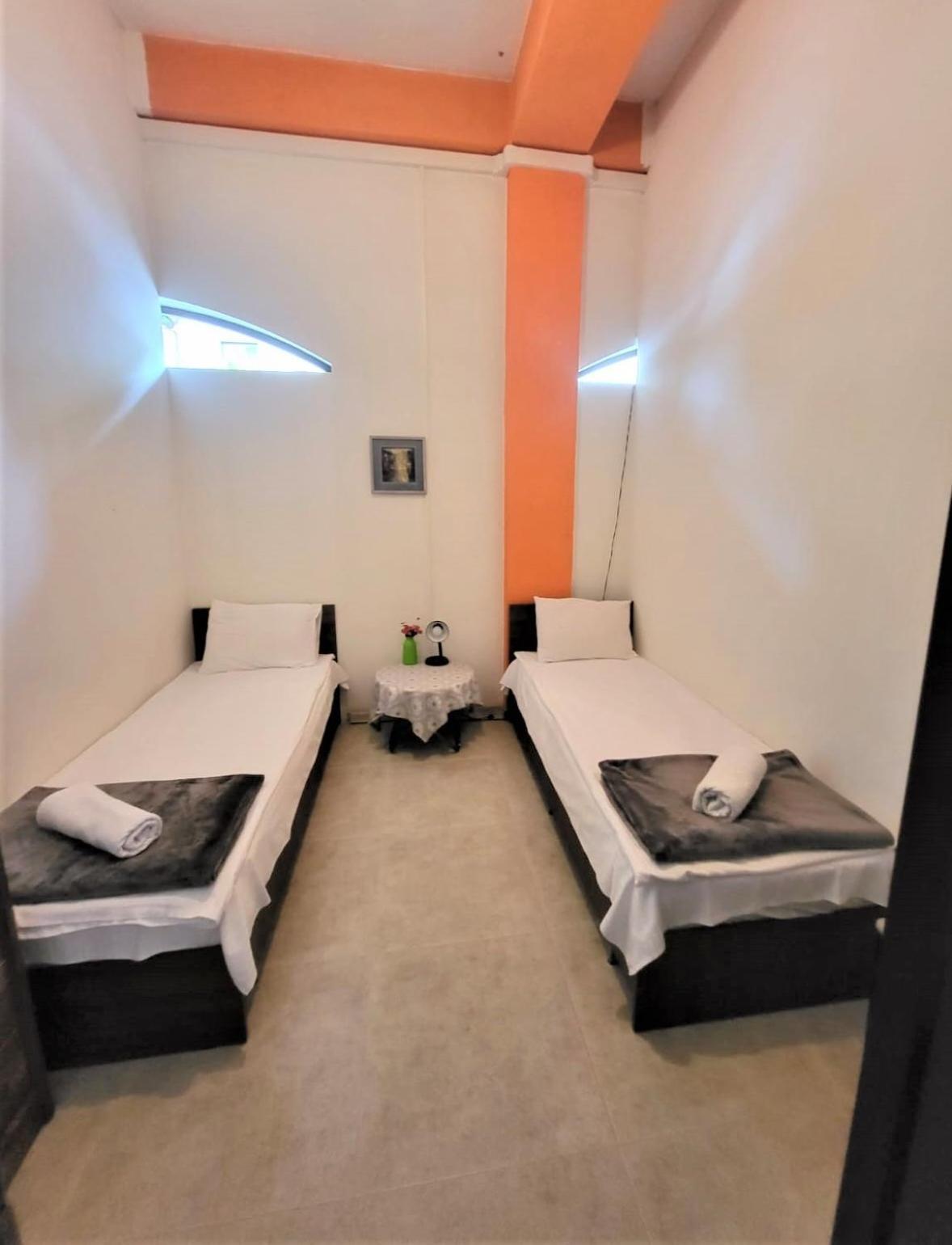 Hostel Near The Square Tbilisi Buitenkant foto